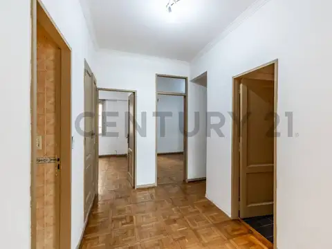 Departamento 6 ambientes con 3 baños