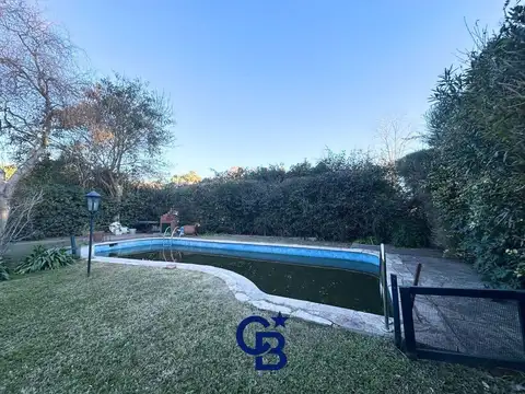 Casa 5 ambientes con 2 baños