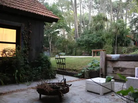 Casa en Alquiler en Carilo, USD 3.800