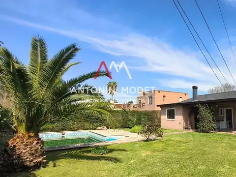 Casa 4 ambientes con 2 baños