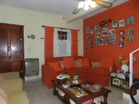 Casa 3 ambientes con 2 baños