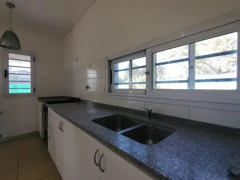 Casa en Alquiler de 4 dormitorios