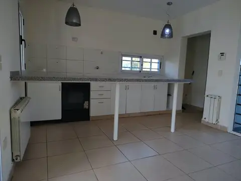 Casa 5 ambientes con 3 baños