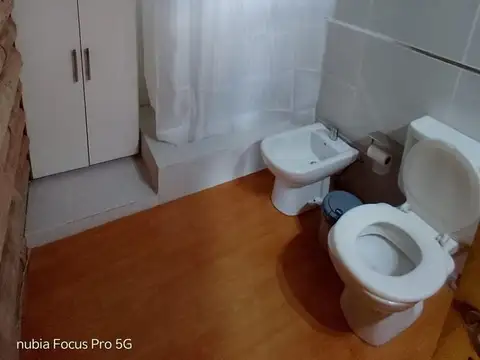 VENTA. CASA/CABAÑA SOBRE LOTE DE 1000 M2. BARRIO LA LIBERATA. CHASCOMÚS. Pcia de Buenos Aires.