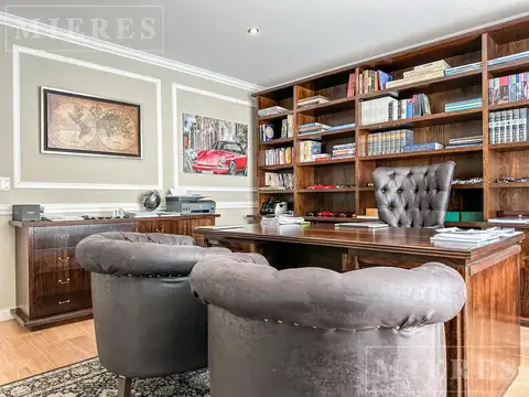 Casa en Venta con 4 cocheras