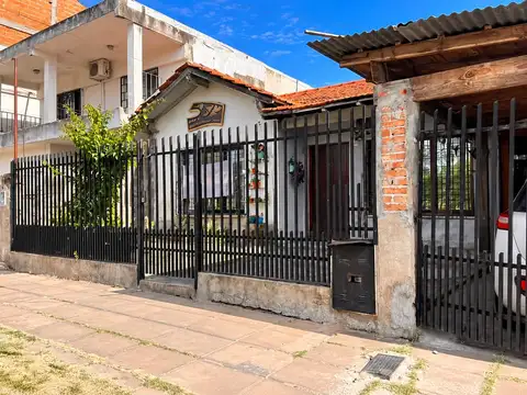Venta de  Casa en Loma Hermosa! 2 Habitaciones , Pileta, y parque para seguir co