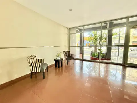 Avenida Almirante Brown 900, Piso 1