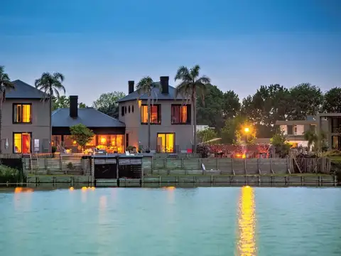 La Casa de la Laguna en el prestigioso Country Pilará