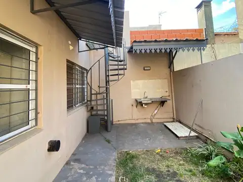 Depto Tipo Casa en Alquiler de 2 dormitorios
