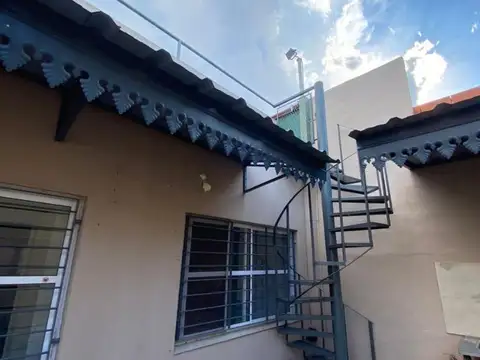 Depto Tipo Casa en Alquiler de 3 ambientes