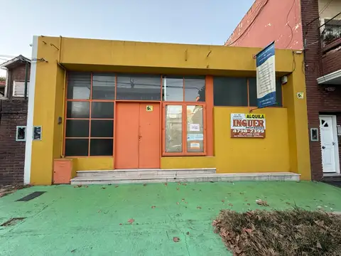 EDIFICIO CON VARIAS DEPENDENCIAS EN ALQUILER