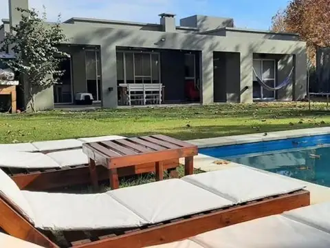 Casa En Barrio Cerrado El Recodo con pileta