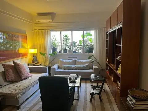 República Arabe Siria 2500, Piso 1