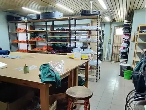 Casa 8 ambientes con 3 baños