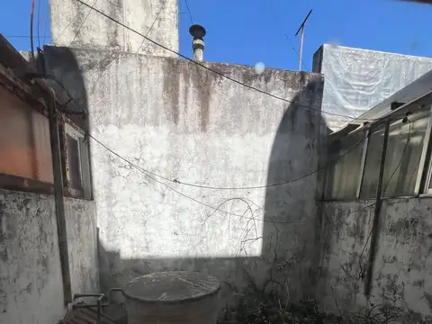 Depto Tipo Casa en Venta 50 años