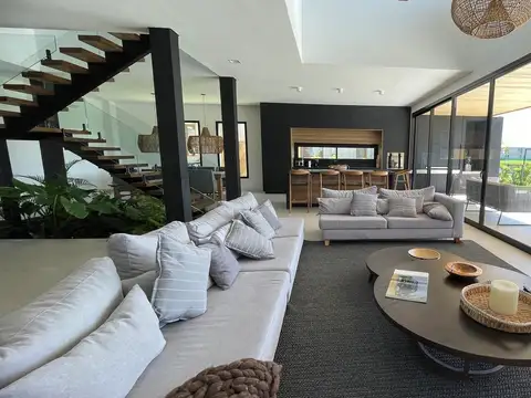 Casa en Alquiler al Norte
