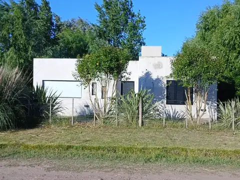 Venta casa 3 amb cañuelas  gran parque y pileta