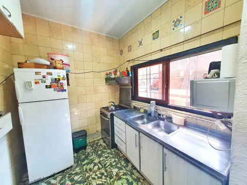 Depto Tipo Casa 4 ambientes con 2 baños