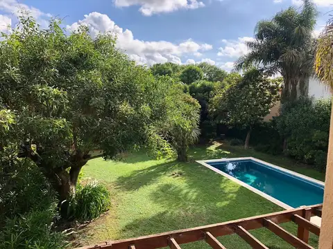Venta de CASA tres dormitorios, Villa Elisa La Plata