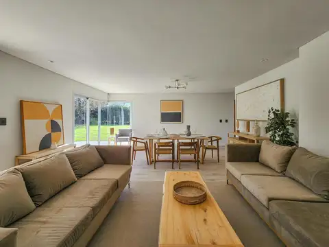 Casa 5 ambientes con 2 baños