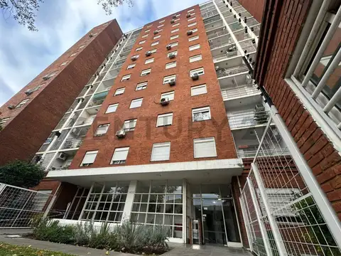 Chile 1400, Piso 5