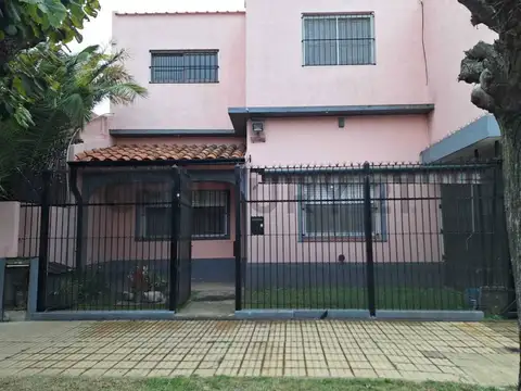CASA VENTA DON BOSCO 4 AMBIENTES LOTE 280 M2 CON QUINCHO