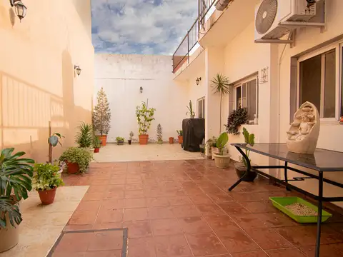 VENTA Casa multifamiliar 309 m² cubiertos con posibilidad de unificación | Caser