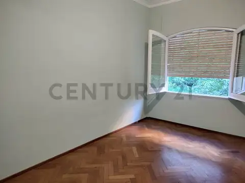VENTA DE DEPARTAMENTO 3 AMBIENTES, AL FRENTE CON BALCÓN