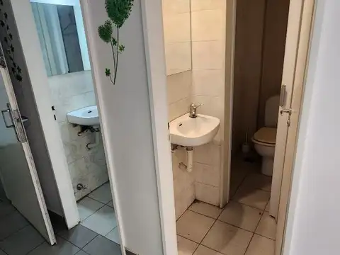Oficina 2 ambientes con 2 baños