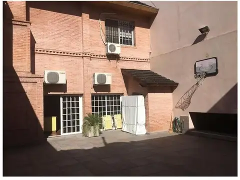 Casa en Venta con 4 cocheras
