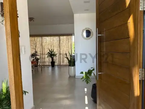 Casa en Venta en Rodeo del Medio, USD 155.000