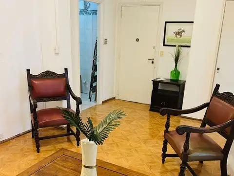 VENTA TRES AMBIENTES APTO PROFESIONAL A LA CALLE