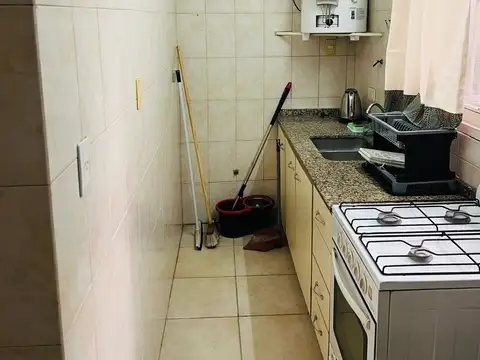 VENTA TRES AMBIENTES APTO PROFESIONAL A LA CALLE