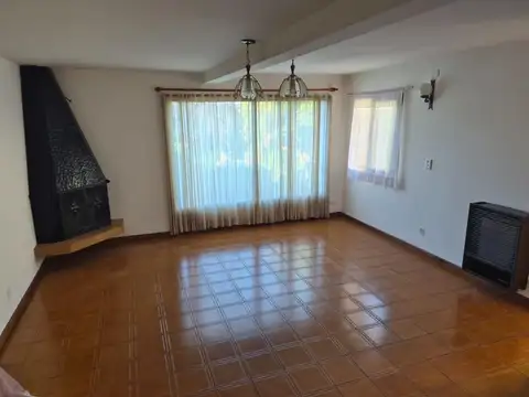 Casa en Alquiler de 4 dormitorios