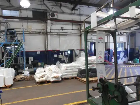 Galpon en Venta 37  mts Fondo