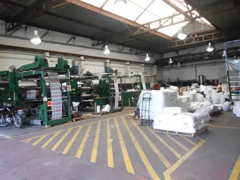 Galpon en Venta 25  mts Frente