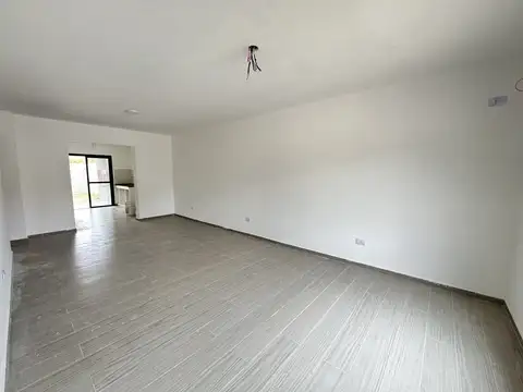 Casa 3 ambientes con 1 baño