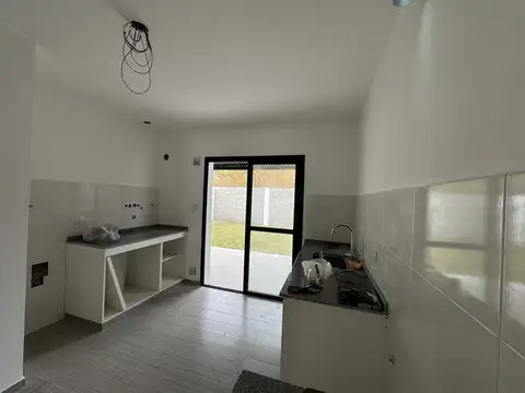 Casa 3 ambientes con 1 baño