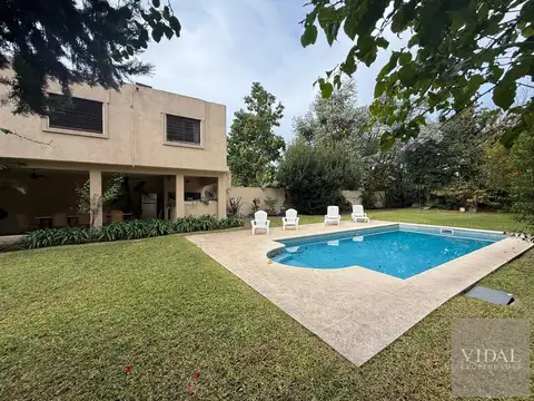 Casa 7 ambientes con 3 baños