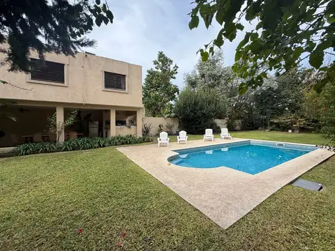 Casa 7 ambientes con 3 baños