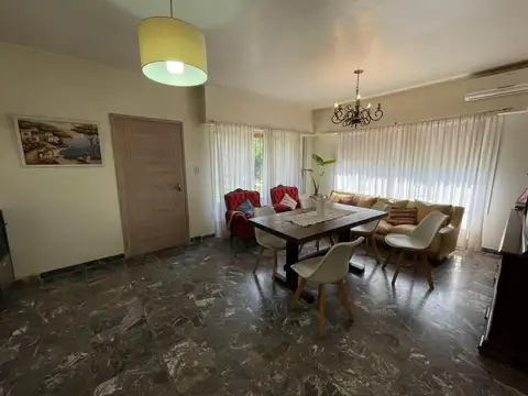 Casa en Venta en Barrio Parque Leloir, USD 330.000