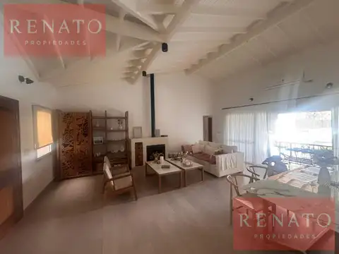 Casa 5 ambientes con 3 baños