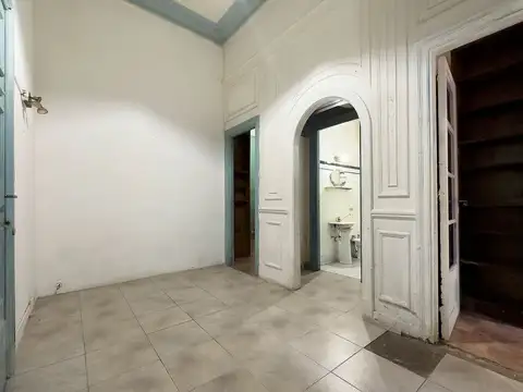 OPORTUNIDAD A REFACCIONAR 3 AMBIENTES CON PATIO