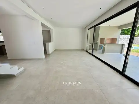 Casa 4 ambientes con 3 baños