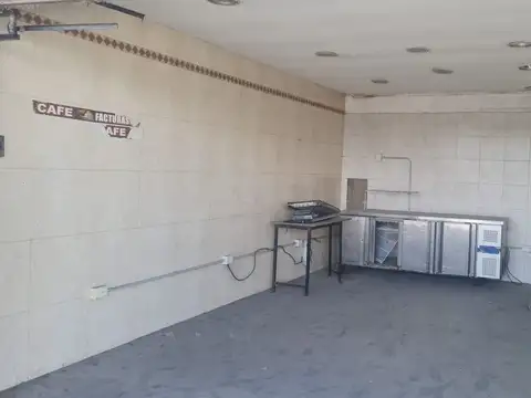 LOCAL EN TERMINAL DE COLECTIVOS DE PUENTE LA NORIA