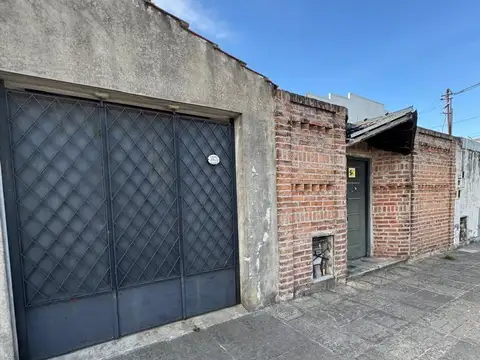 Casa en Venta en Valentin Alsina a refaccionar