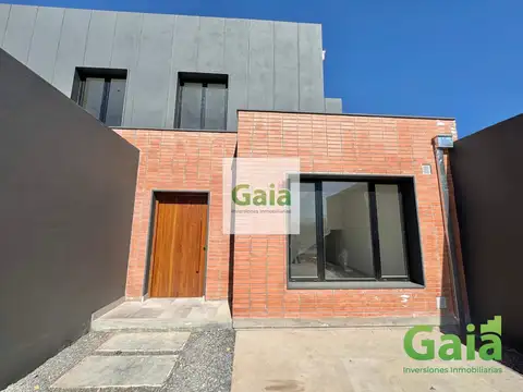 Casa 2 ambientes con 1 baño