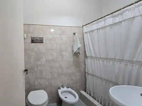 Depto Tipo Casa 5 ambientes con 2 baños