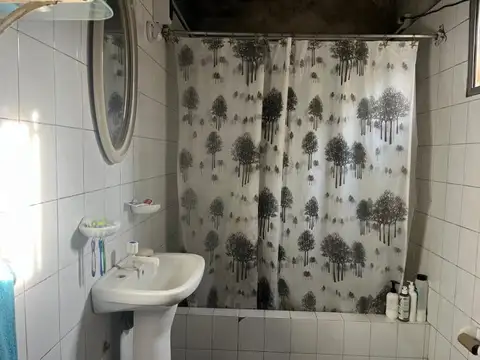 CASA CON TERRENO EN VENTA - ING.  ALLAN, LA CAROLINA 2