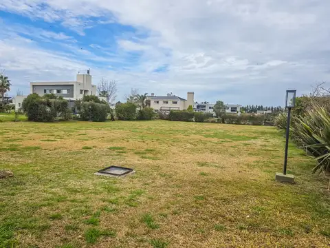 Terreno en Venta en Puerto Roldan, USD 120.000